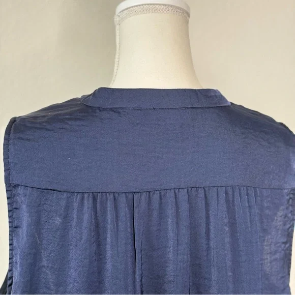 Vince Camuto Blue Sleeveless Blouse - Picture 5 of 8